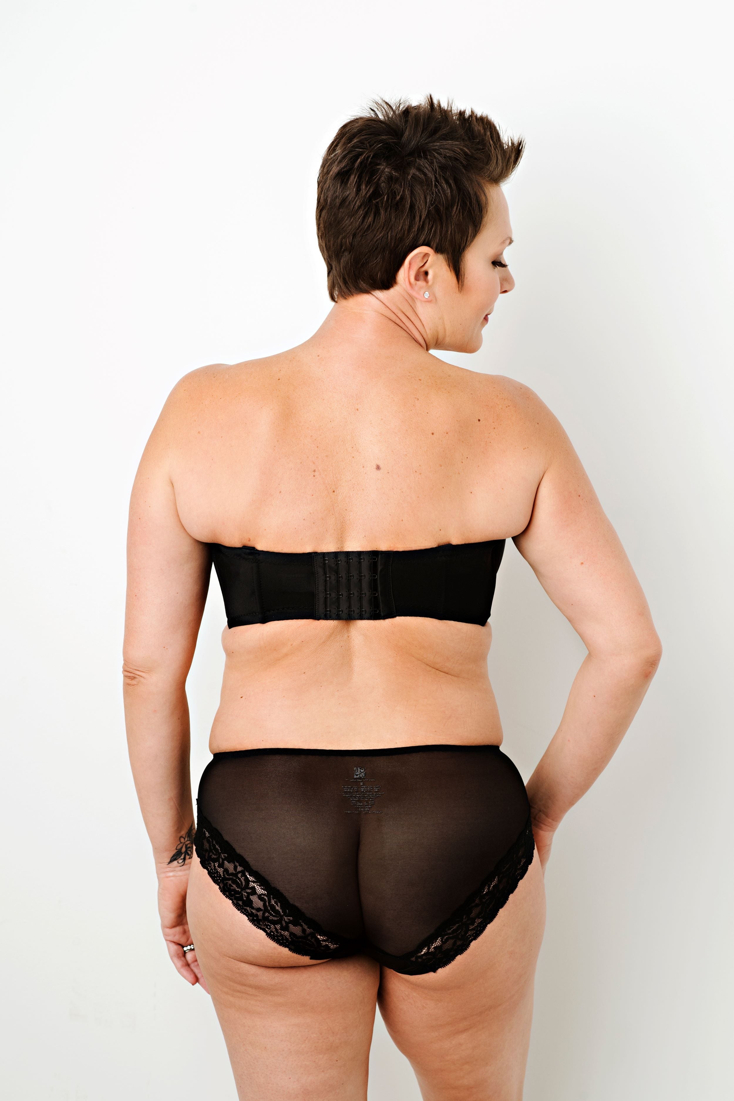 Chrissy Multiway Strapless Underwire Bra in Black